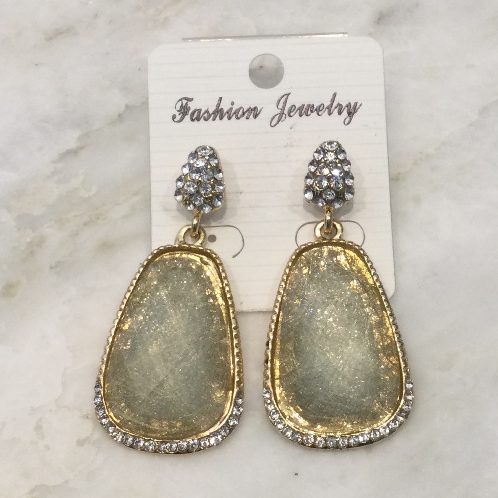 -Gold Opalescent Kendra Style Drop Studs